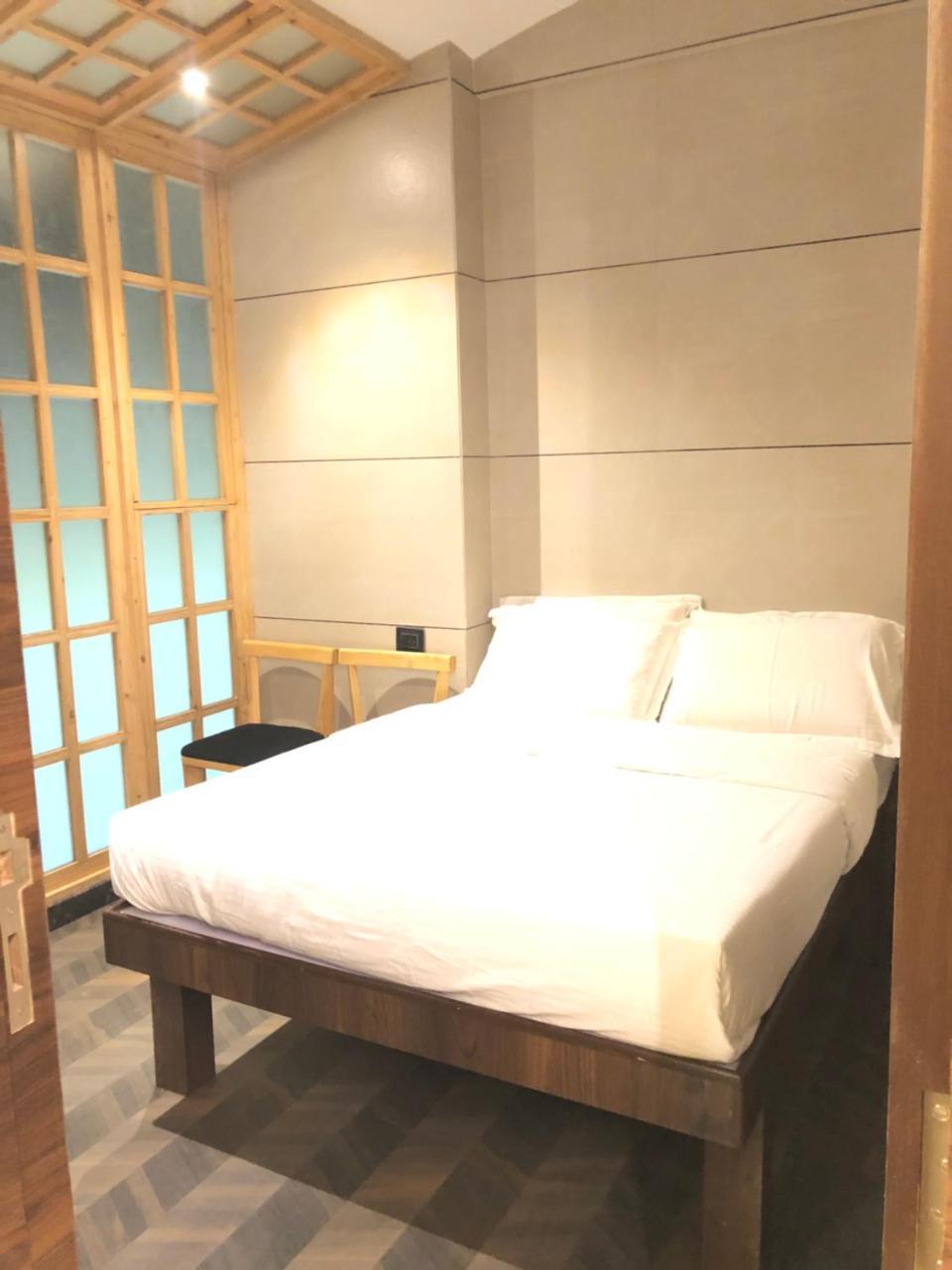 Hotel Dadar Near Station Mumbai (Bombay)